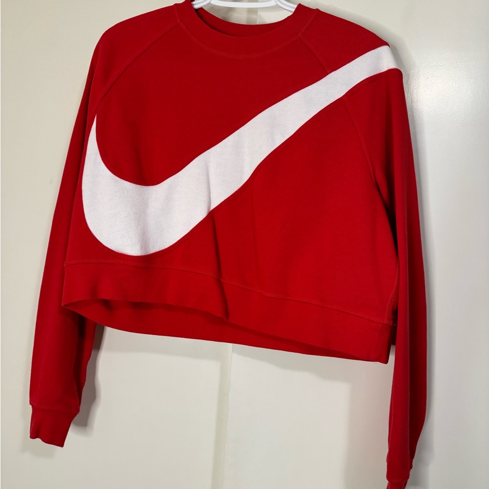Cropped Nike Crewneck